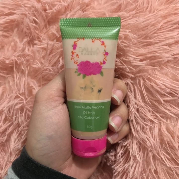 photo of Dalla Makeup Base Liquida shared by @adrieleangelica on  25 Sep 2021 - review