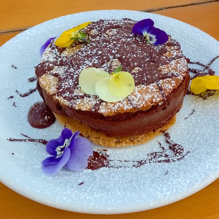 review photo of Artemisia Alfajor helado de chocolate shared by @emmijfox on 23 Jul 2022 - review