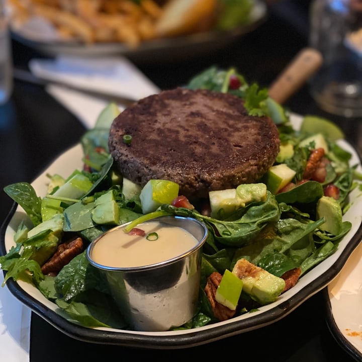 photo of Black Tap Singapore Vegan Spinach Salad + Impossible Patty shared by @angiecwakefield on  08 Mar 2021 - review