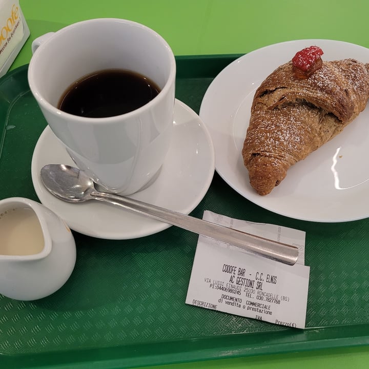 photo of Cooofe - Elnòs Shopping (BS) Brioche lampone e sambuco e caffè macchiato soia shared by @samvise on  31 Aug 2022 - review
