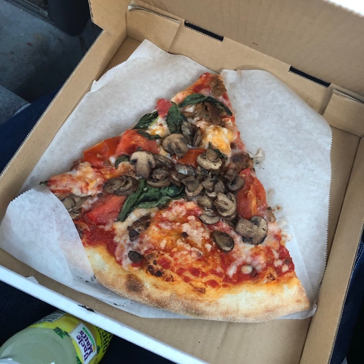 review photo of Slasher Pizza Meatball Vegan Pizza shared by @cinyquacker on 15 Apr 2021 - review