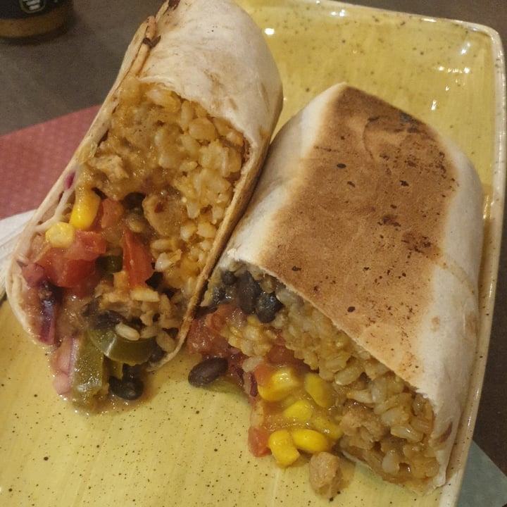 photo of Britos Milano burrito shared by @frayleo8 on  21 May 2022 - review