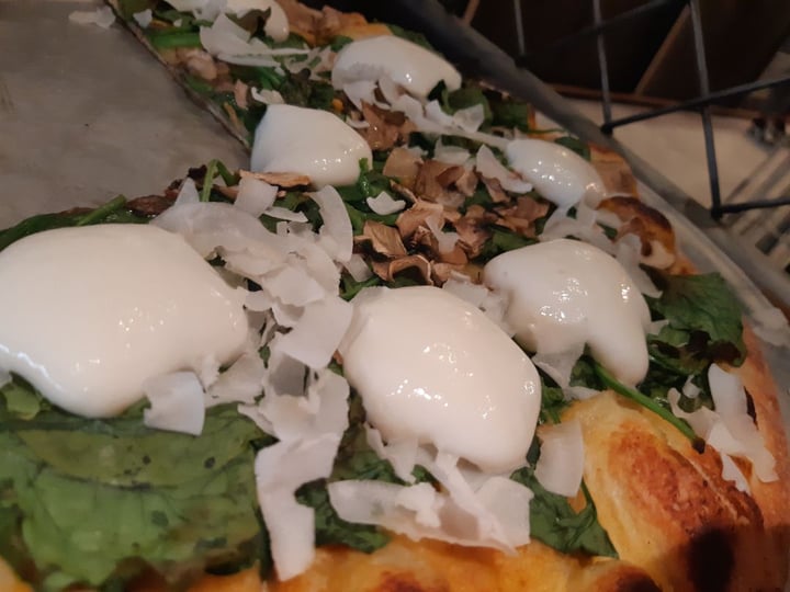 review photo of Otomat Heavenly Pizza Brussels Vegan Pizza shared by @gaiathena on 08 Dec 2019 - review