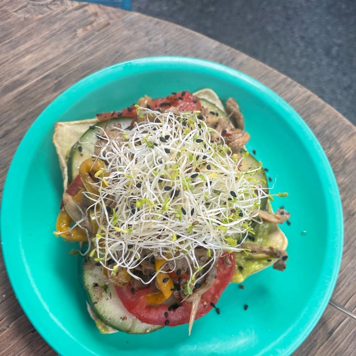 photo of Terraza Guanabana Tostada Vegetariana shared by @chica-polemica on  03 May 2022 - review