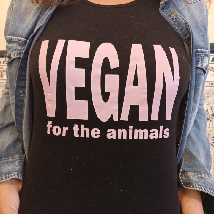 photo of Santuario El Sueño de Jill Camiseta Vegan for the animals shared by @veganitadinamita on  19 Nov 2022 - review