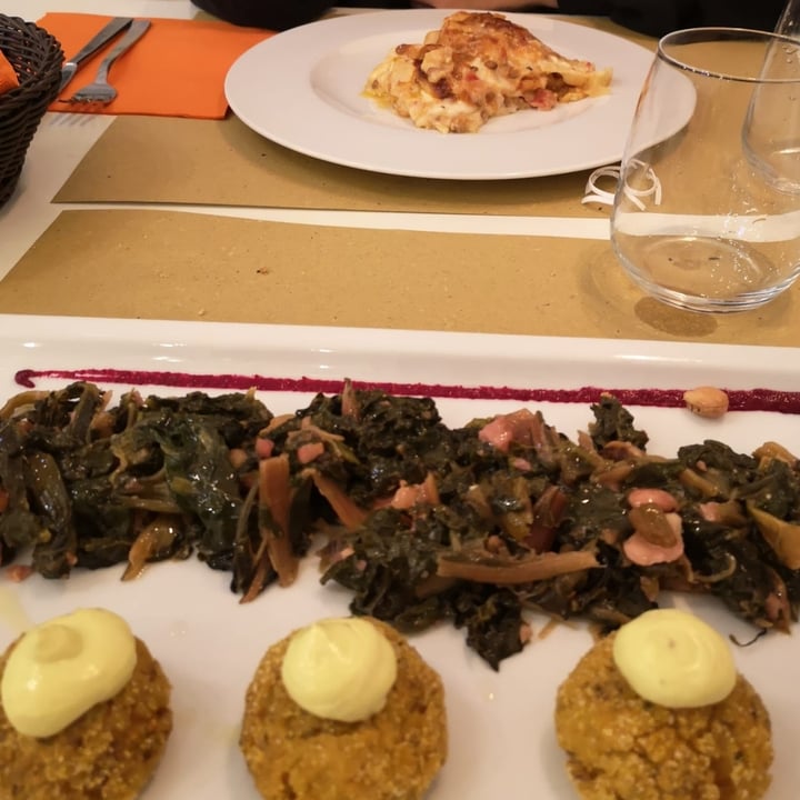 photo of The Collection - Restaurant Bar Market Vegetarian Polpette Di Patate E Carote Con Maionese Veg shared by @chiaramalandrino on  15 Apr 2022 - review