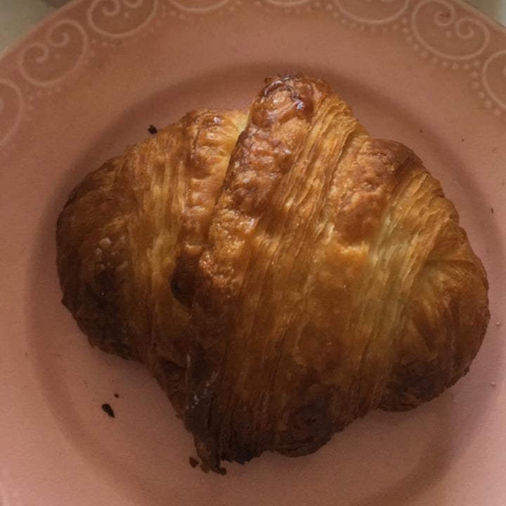 photo of Fifi Almacén Croissant shared by @huara on  17 May 2021 - review