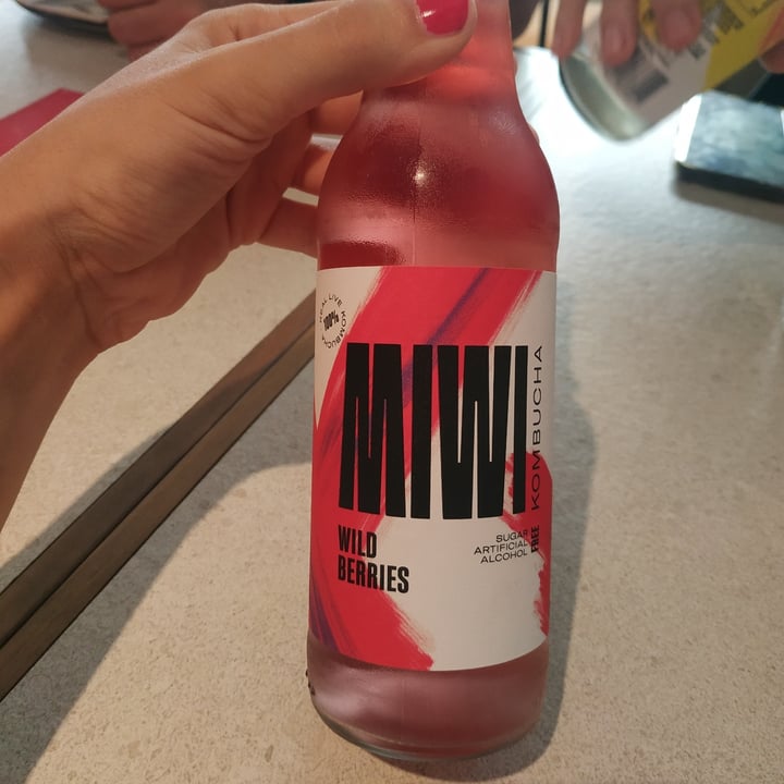 photo of Miwi Kombucha wild berries shared by @ornitorrincavegana on  16 Sep 2022 - review