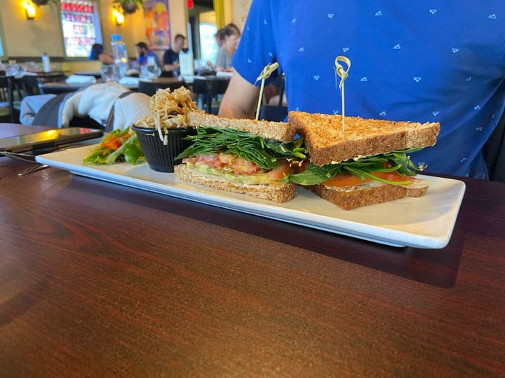 photo of Ohana Cafe Aloha Avocado shared by @adolfolypse on  18 Jan 2020 - review