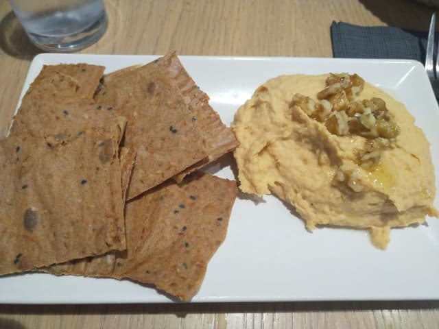 Photo of the dish “Hummus de judia con nueces”