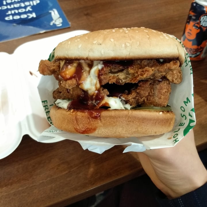 photo of Wholesome Junkies | Arndale Chickn Burger shared by @thedappervegan on  01 Sep 2020 - review