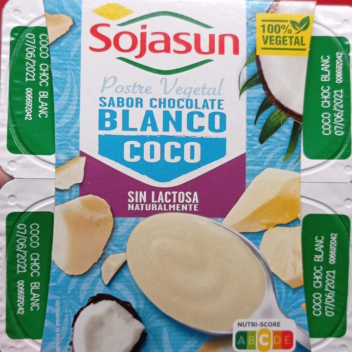 photo of Sojasun Yogur de soja con sabor a chocolate blanco y coco shared by @martalormu on  09 Jun 2021 - review
