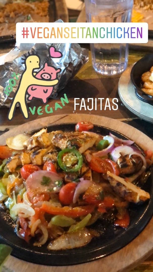 review photo of Nacho Daddy Vegan chocolate raspberry cake shared by @galina on 15 Nov 2019 - review