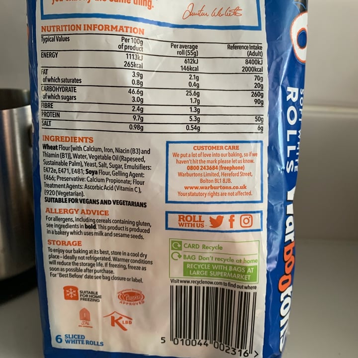 photo of Warburtons 6 Sliced soft white rolls shared by @lamaryvegana on  21 Oct 2021 - review