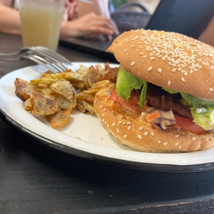 review photo of Vida Atemporal Hamburguesa de setas shared by @hannialomelia on 27 Jul 2022 - review