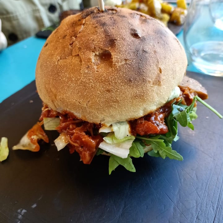 photo of Cavoli Nostri Burger Jackfruit shared by @sarabiondo on  03 Oct 2022 - review