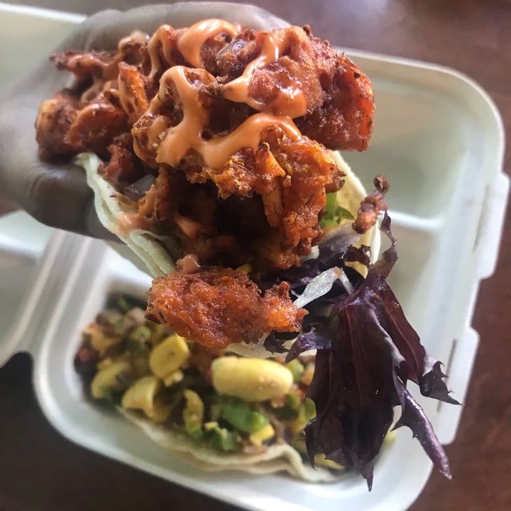 review photo of Juuuicy Mama's Vegan Cocina Ackeelicious Taco, Jackchicken Taco, and Bbq burger shared by @carlinemaybe on 17 Jan 2021 - review