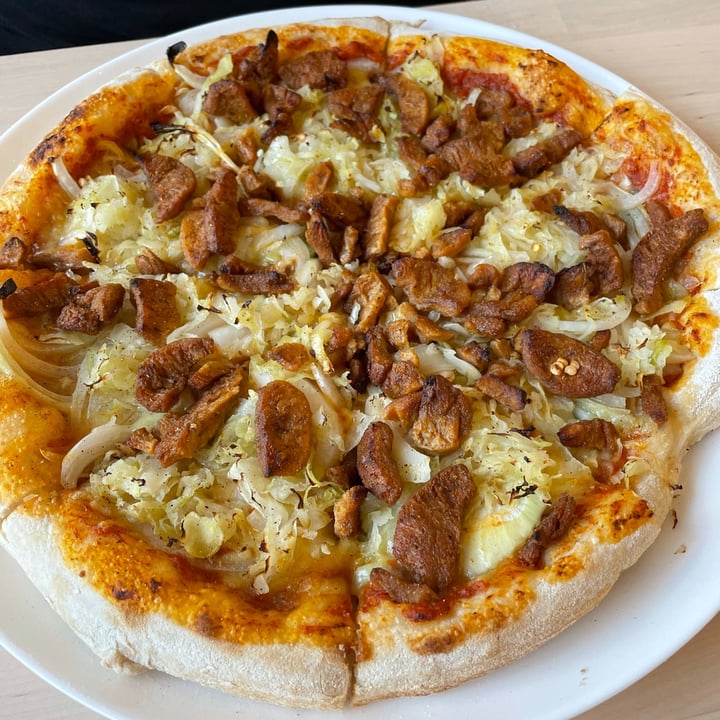 review photo of Veganel Restaurant & Pizzeria Pizza Bavaria shared by @m4dceropterix on 09 Aug 2021 - review