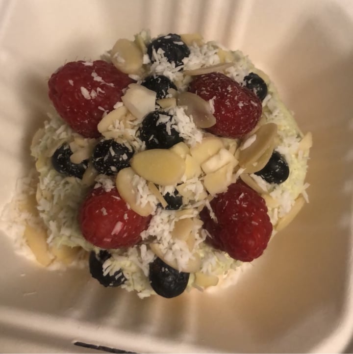 review photo of Cinnaholic Matcha Cinnamon Roll shared by @etaisyle on 18 Jun 2020 - review