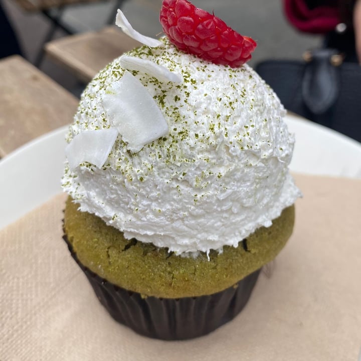 photo of Tauer Bakery Cupcake Tea Garden shared by @irede on  31 Mar 2022 - review