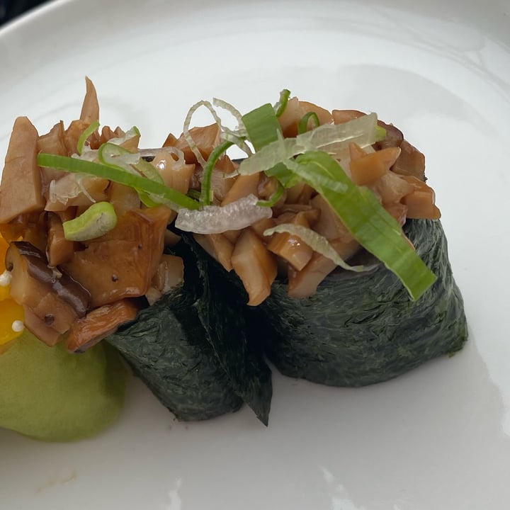 photo of Armonico Gunkan funghi e nori shared by @isabella2409 on  09 May 2022 - review