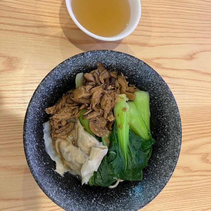 photo of Veggie House vegetarian Mushroom Dumpling Noodle shared by @soy-orbison on  16 May 2022 - review