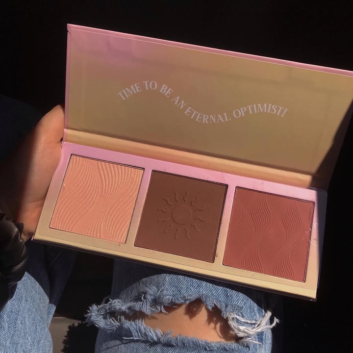 review photo of Todomoda Beauty Paleta Livin your zest life (iluminador, bronzer, rubor) shared by @sofialan on 14 Feb 2022 - review