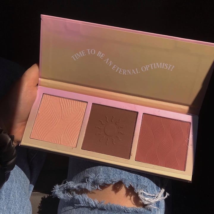 photo of Todomoda Beauty Paleta Livin your zest life (iluminador, bronzer, rubor) shared by @sofialan on  14 Feb 2022 - review