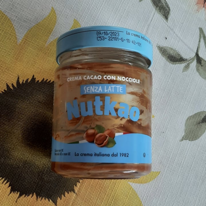 photo of Nutkao Crema cacao con nocciole Senza latte shared by @chiaaraferraro on  25 Sep 2022 - review