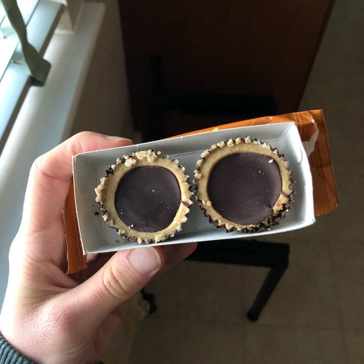 photo of Deliciously Ella Salted Almond Caramel Cups shared by @yourlocalvegan on  24 Dec 2021 - review