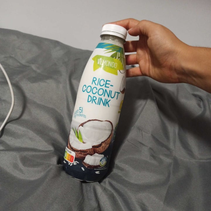 photo of Vemondo  coconut and rice Drink shared by @luciafdezrios on  13 Aug 2022 - review