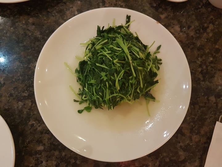 photo of Din Tai Fung Stir-fried Nai Bai with Garlic shared by @vikasismyhero on  12 Mar 2018 - review