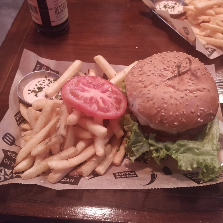 photo of Mad Mad Vegan Beyond burger shared by @runa on  04 May 2021 - review