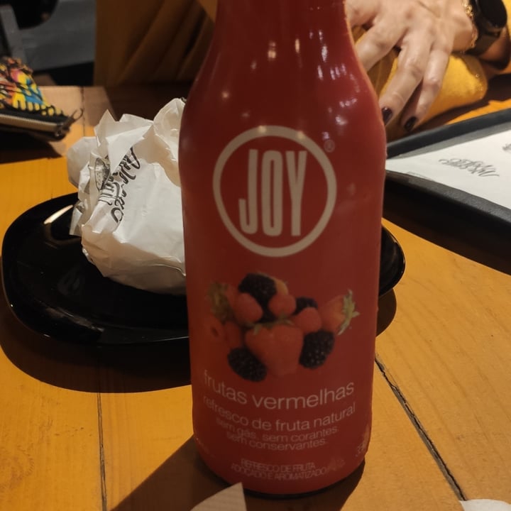photo of Joy Refresco Frutas Vermelhas shared by @gabibagattini on  26 Apr 2022 - review