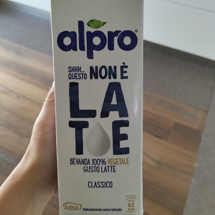 photo of Alpro This is Not Milk Classic Questo Non è Late Classico shared by @cinciallegra on  06 Jun 2022 - review