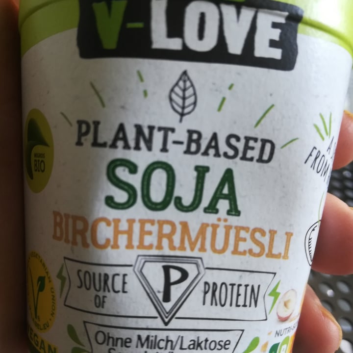 photo of Migros V-Love Plant-based soja Birchermüesli shared by @sig54 on  04 Jun 2022 - review