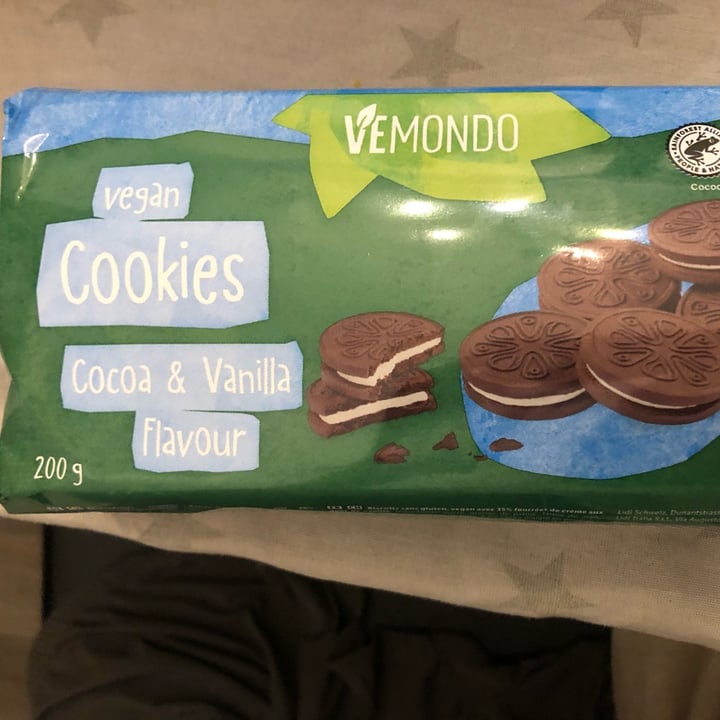 photo of Vemondo Vegan Cookies Cocoa & Vanilla Flavour shared by @lisasry on  07 Apr 2022 - review