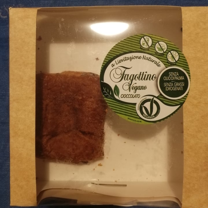 photo of Esselunga Fagottino vegano al cioccolato shared by @ilovepigs on  15 Apr 2022 - review