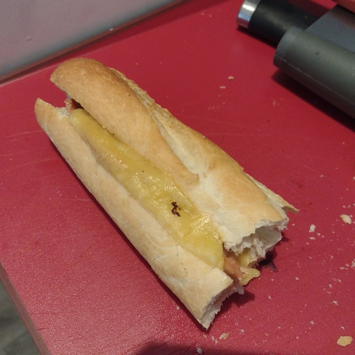 photo of Greggs Vegan Ham and Cheeze Baguette shared by @thedappervegan on  17 Aug 2021 - review