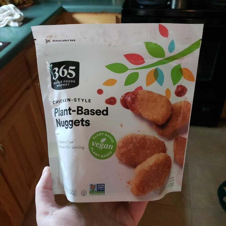 review photo of 365 Whole Foods Market Chicken-style Plant-based Nuggets shared by @veganshay17 on 24 Aug 2020 - review