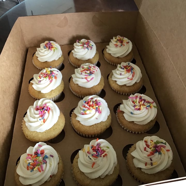 photo of Rainbow Bakery Vanilla Cupcake shared by @vegandancer10 on  26 Mar 2022 - review
