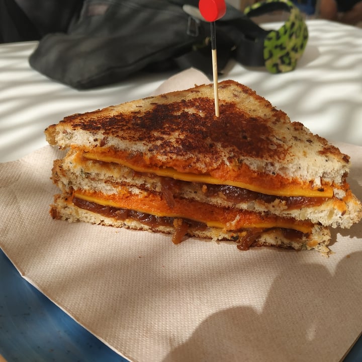photo of Chiringuito Takuara Sandwich de paté de tomate shared by @elkeandrea9 on  01 Aug 2021 - review