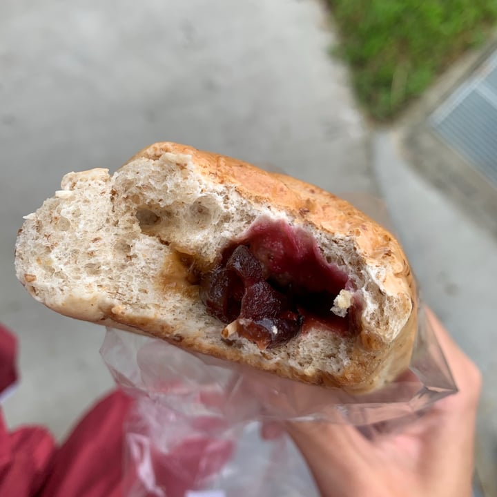 photo of YES Natural roselle bread shared by @nutsfortheearth on  16 Jan 2021 - review