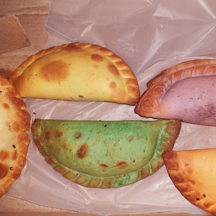 photo of Central de Pizzas y Empanadas Cooperarios Empanada de Humita shared by @abrumiranda on  06 Nov 2020 - review