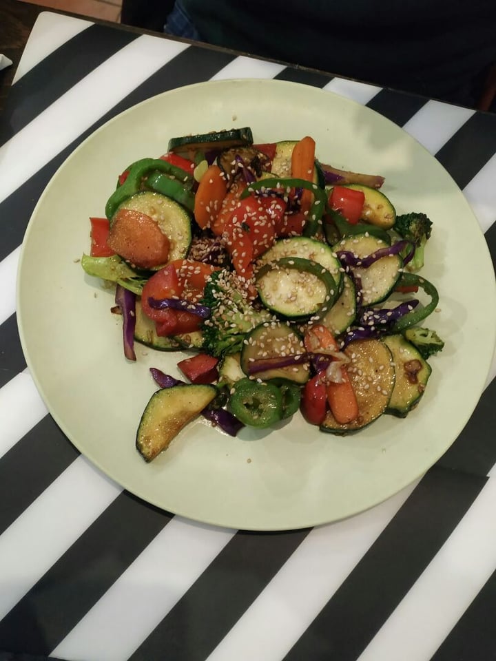 review photo of El Enano Verde Wok de Verduras shared by @mayteacuna on 18 Nov 2019 - review