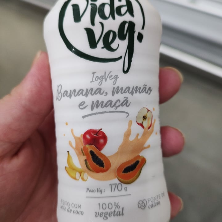 review photo of Vida Veg Iogurte banana, mamão e maçã shared by @danibelotto on 30 Apr 2022 - review