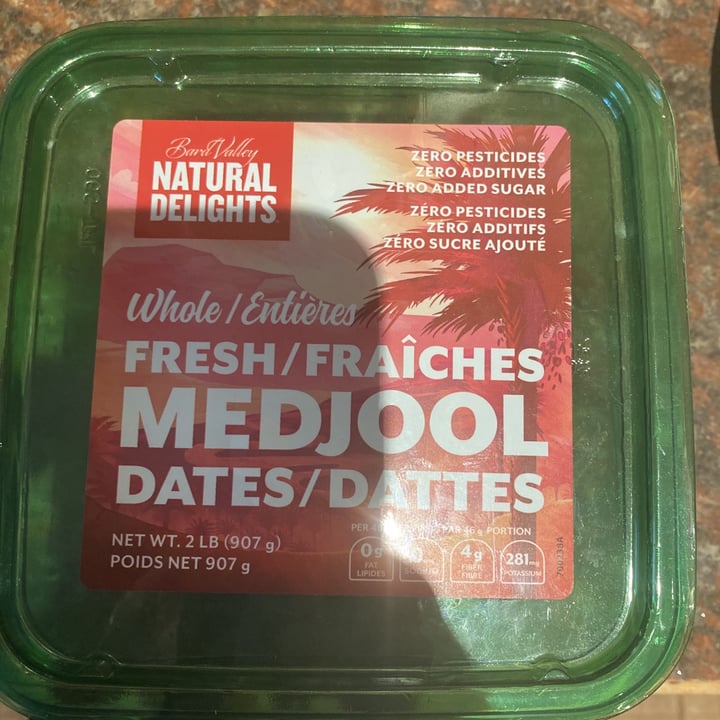 review photo of Bard Valley Natural Delights Whole Fresh Medjool Dates shared by @kaleyjevnikar on 29 Jun 2021 - review