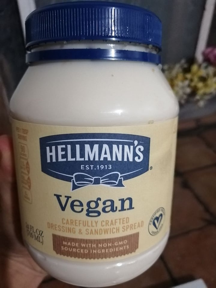 photo of Hellmann’s Hellman’s Vegan Mayonnaise shared by @viannivegan on  03 Jan 2020 - review