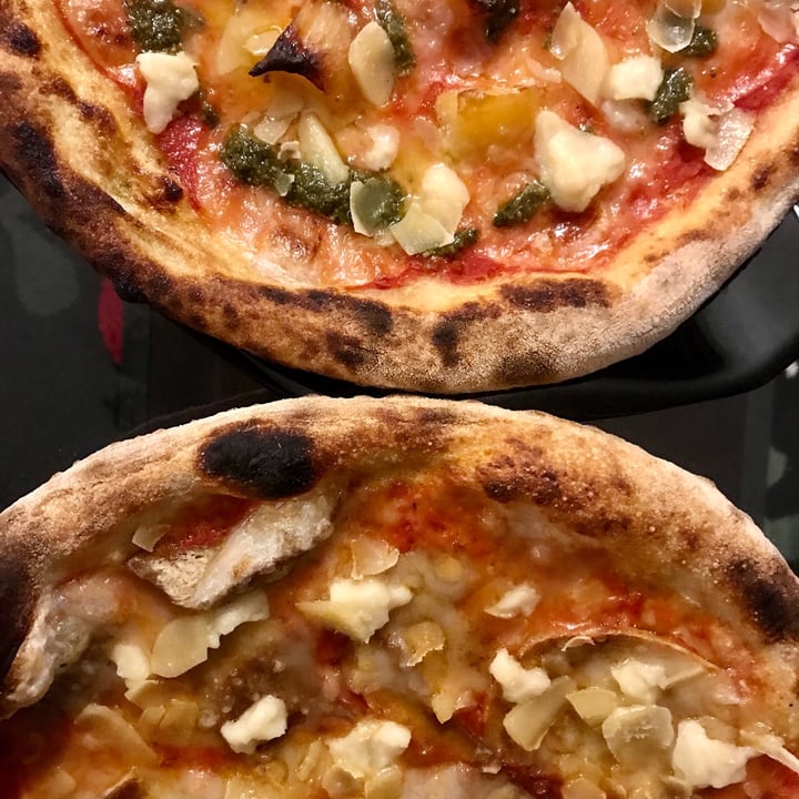 photo of La Sosta pizzeria da asporto Diavola Formaggiosa e Ligure Veg shared by @mariaelenafiore on  30 Mar 2022 - review