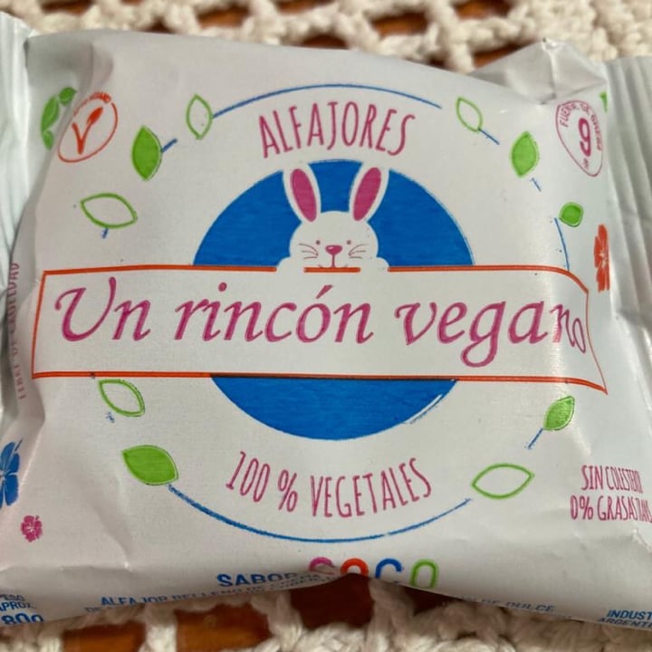 photo of Un Rincón Vegano Alfajor de Coco shared by @camivaglica on  12 Jul 2021 - review
